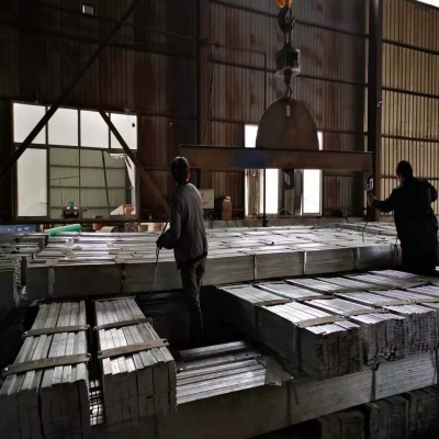 鋼材期貨上漲，熱鍍鋅扁鋼出貨良好